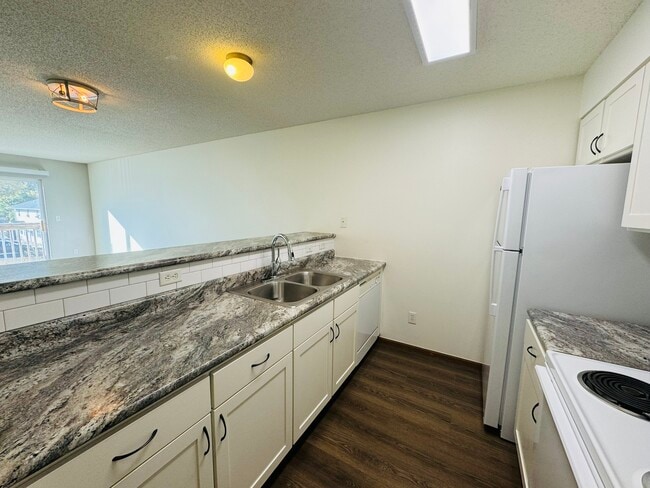 property at 245 Beaver Kreek Center