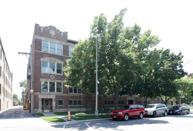 1047-1059 E Hyde Park Blvd in Chicago, IL - Building Photo - Building Photo