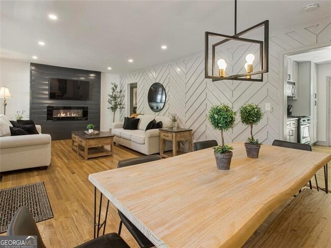 property at 1572 Berkeley Ln NE