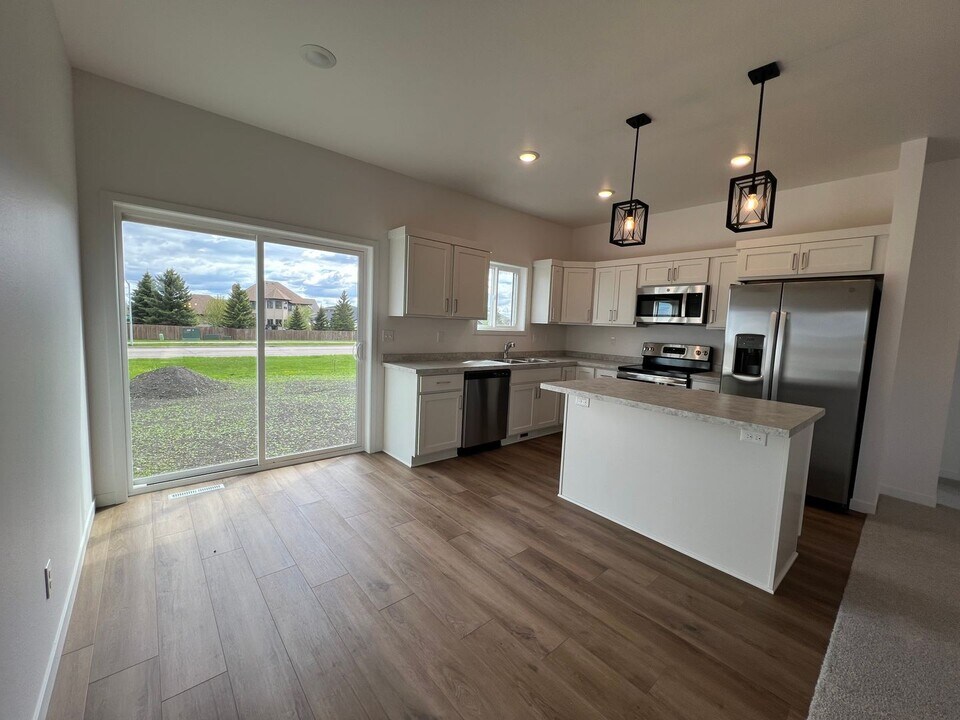 3063 39th Ave S in Moorhead, MN - Building Photo