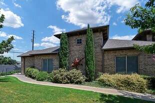 2404 W Lowden St in Fort Worth, TX - Building Photo