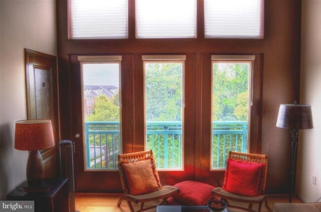 12001 Market St, Unit 449 in Reston, VA - Foto de edificio - Building Photo