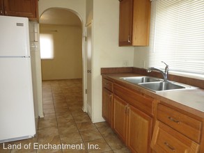5315 10th Ct NW-Unit -#B in Albuquerque, NM - Building Photo - Building Photo