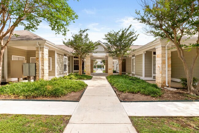 Stone Ranch Townhomes in Seguin, TX - Building Photo - Building Photo