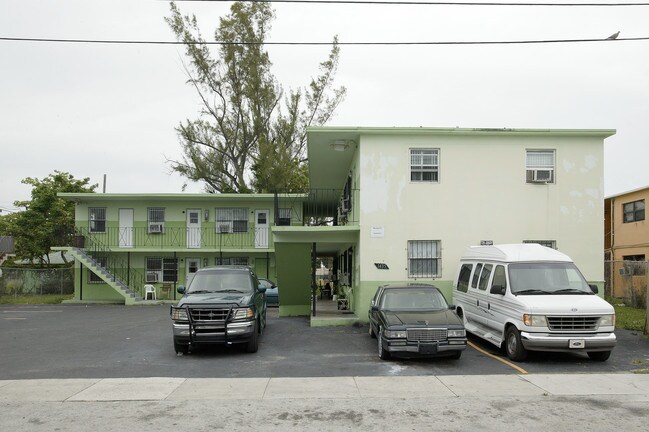 1435 NW 60th St in Miami, FL - Building Photo - Building Photo