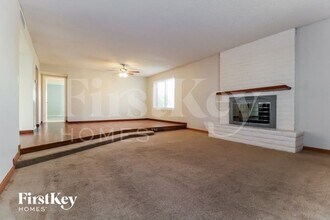 9601 N 34th Ave in Phoenix, AZ - Building Photo - Building Photo