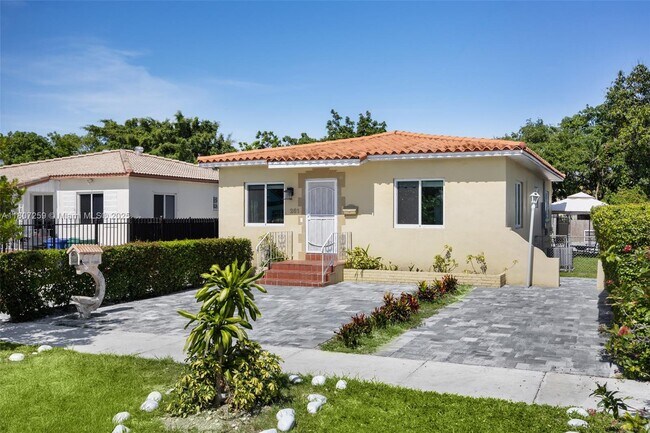 261 SW 48th Ct in Coral Gables, FL - Building Photo - Building Photo