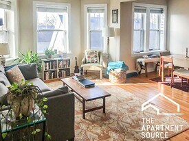 4865 N Hermitage Ave, Unit 3W in Chicago, IL - Building Photo