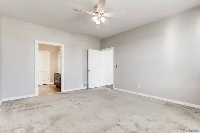 2052 S Cathay Way in Aurora, CO - Building Photo - Building Photo