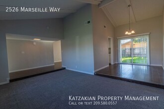 2526 Marseille Way in Stockton, CA - Building Photo - Building Photo