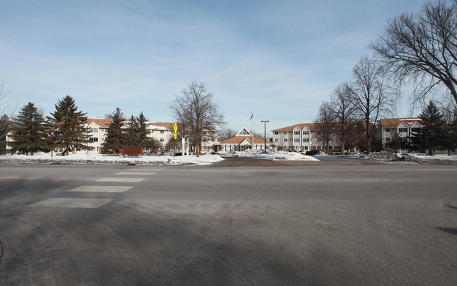 Lee Square in Minneapolis, MN - Foto de edificio - Building Photo