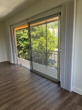 1339 N Hobart Blvd in Los Angeles, CA - Building Photo - Building Photo