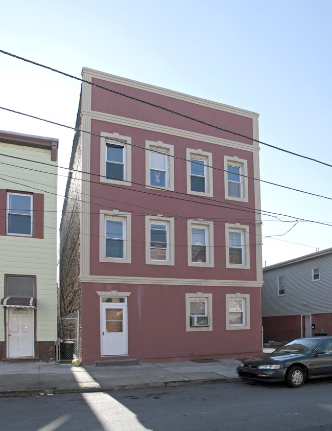 236 John St in Elizabeth, NJ - Building Photo - Building Photo