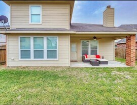 2706 Lakecrest Way Dr in Katy, TX - Building Photo