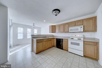 687 E Walnut St in Hanover, PA - Building Photo - Building Photo