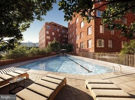 5300 Wisconsin Ave NW in Washington, DC - Building Photo