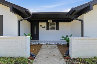 1901 Wellington Dr in Grand Prairie, TX - Foto de edificio - Building Photo