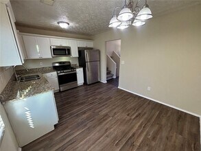 3972 Glenwood Downs Ln in Decatur, GA - Building Photo - Building Photo