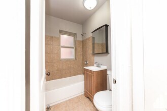 4029 W Melrose St, Unit 25-2E in Chicago, IL - Foto de edificio - Building Photo
