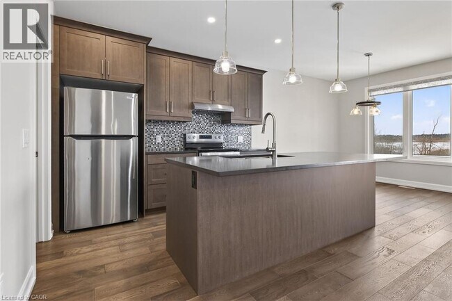 3951 Mitchell Cres in Fort Erie, ON - Building Photo - Building Photo