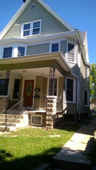 228A N 38th St in Milwaukee, WI - Foto de edificio