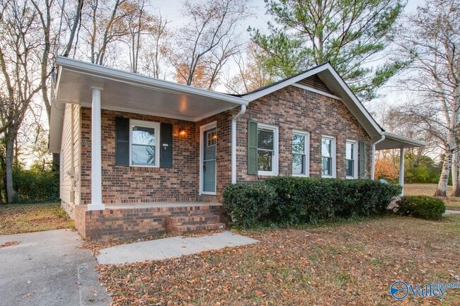 2705 Wilson Dr NW in Huntsville, AL - Building Photo - Building Photo