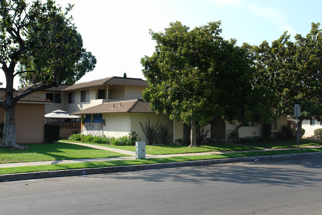 651 S Fashion Park St in Orange, CA - Building Photo