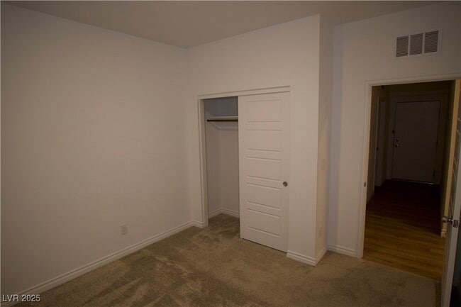 7342 N Decatur Blvd in Las Vegas, NV - Foto de edificio - Building Photo