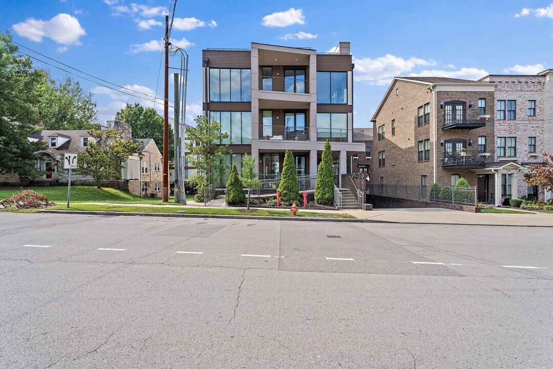 3210 Long Blvd in Nashville, TN - Building Photo