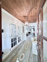 7146 Bayou Forest Dr in Houston, TX - Building Photo