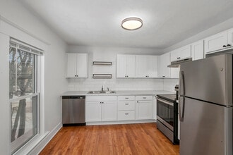 411 6th St NW in Grand Rapids, MI - Foto de edificio - Building Photo