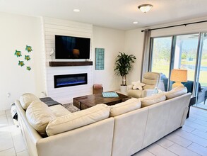128 Nighthawk Ln in Palm Coast, FL - Building Photo - Building Photo