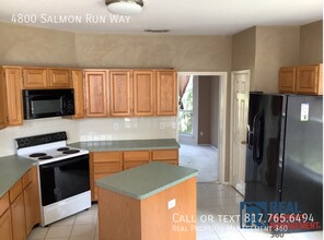 4800 Salmon Run Way in Fort Worth, TX - Building Photo - Building Photo