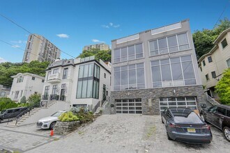 760 Undercliff Ave in Edgewater, NJ - Building Photo - Building Photo