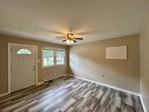 3606 Main St in Ettrick, VA - Foto de edificio - Building Photo