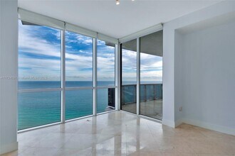 18201 Collins Ave, Unit 4008 in Sunny Isles Beach, FL - Foto de edificio - Building Photo
