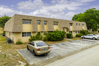 Shady Dell Condos in Melbourne, FL - Building Photo - Building Photo