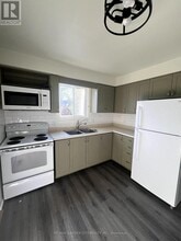 48 Rainbow Ct in Welland, ON - Building Photo - Building Photo