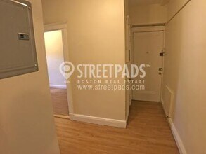 1810 Commonwealth Ave in Boston, MA - Building Photo - Building Photo