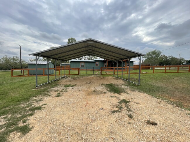 363 Forshage Blvd in Seguin, TX - Building Photo - Building Photo