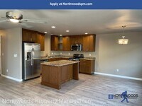 336 Everett Way photo'