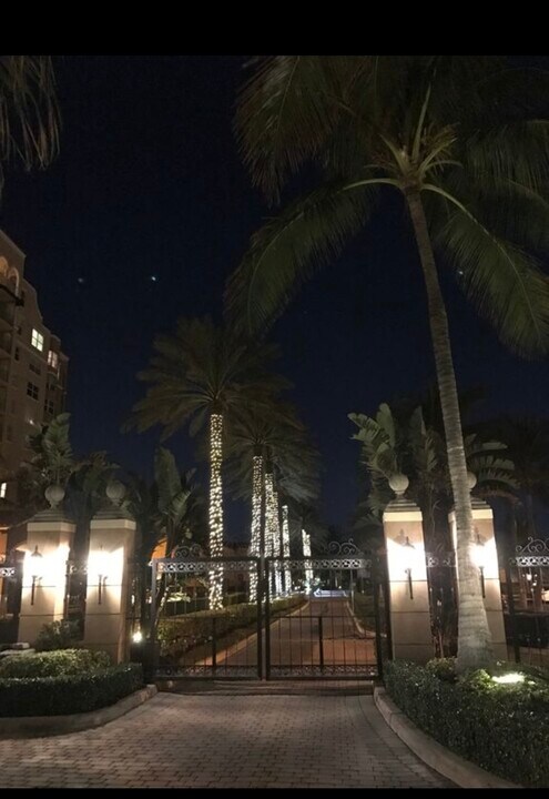 3594 S Ocean Blvd, Unit 406 in Highland Beach, FL - Foto de edificio