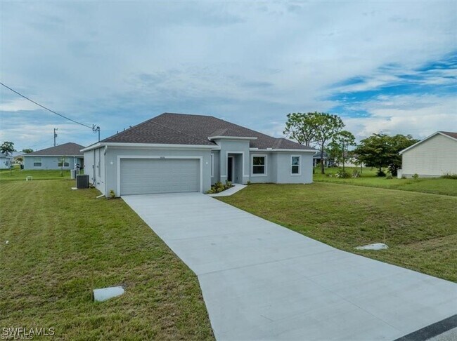 4208 NE 15th Pl in Cape Coral, FL - Building Photo - Building Photo