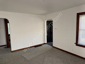 2021 Redwood Ave in Fort Wayne, IN - Building Photo - Building Photo
