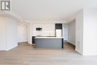 2525-2525 Bathurst St in Toronto, ON - Building Photo - Building Photo