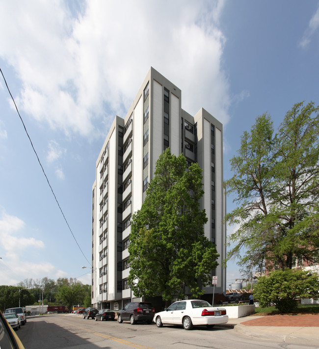 Mall Towers in Atchison, KS - Building Photo - Building Photo