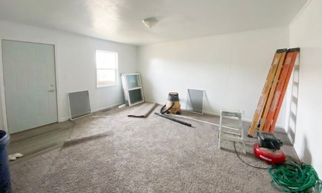 106 9th St in Ogden, KS - Building Photo - Building Photo