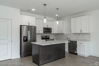 31847 Gabby Ct in New Baltimore, MI - Building Photo - Building Photo