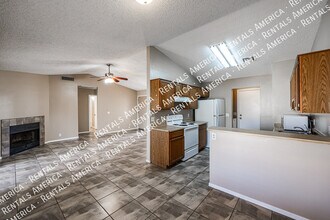 10010 N 66th Ave in Glendale, AZ - Building Photo - Building Photo