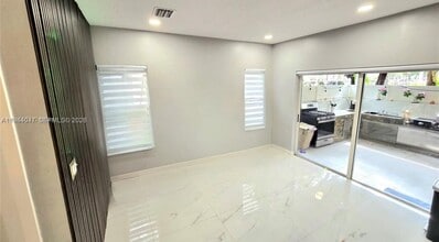 2924 SE 15th Ave in Homestead, FL - Building Photo - Building Photo
